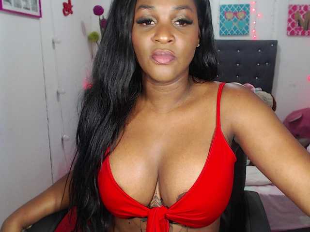 Foto's miagracee Welcome to my room everybody! i am a #beautiful #ebony #girl. #ready to make u #cum as much as you can on #pvt. #sexy #mature #colombian #latina #bigass #bigboobs #anal. My #lovense is #on! #CAM2CAM #CUMSHOW GOAL
