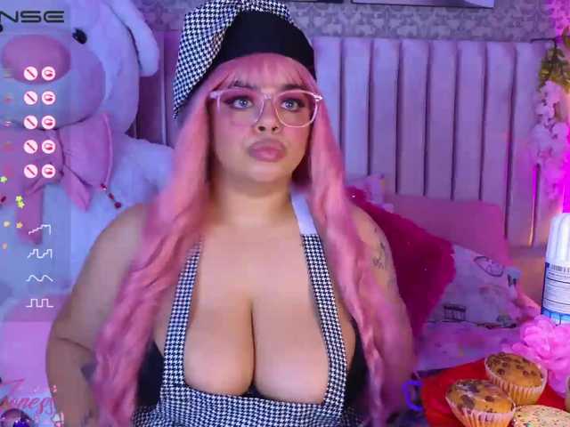 Foto's Miah-Joness1 ♥Super Sweet Cake lick and Smash ♥ honey let's lick your cake for every 50 tkns ♥ Smash Sweet Cake for 250 tkns ♥ @total @sofar @remain