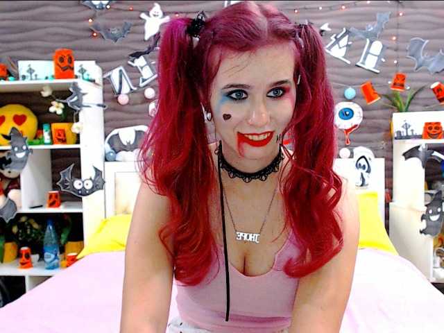 Uitzending screenshots MikaMoonn1