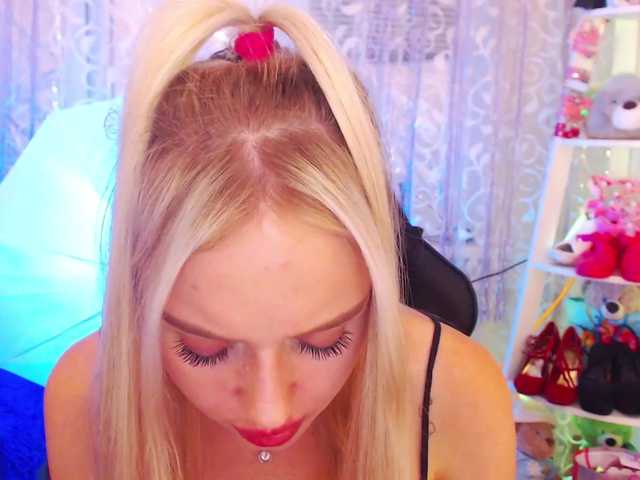 Foto's MindyKally com play with lovense and cum together ;3