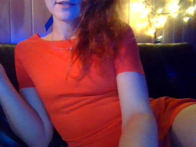 Foto's miss-redhead I reply to a private message for 5 tokens, get up to show my figure - 15 tokens, look at your camera for 30 tokens, subscribe to you for 50 tokens.