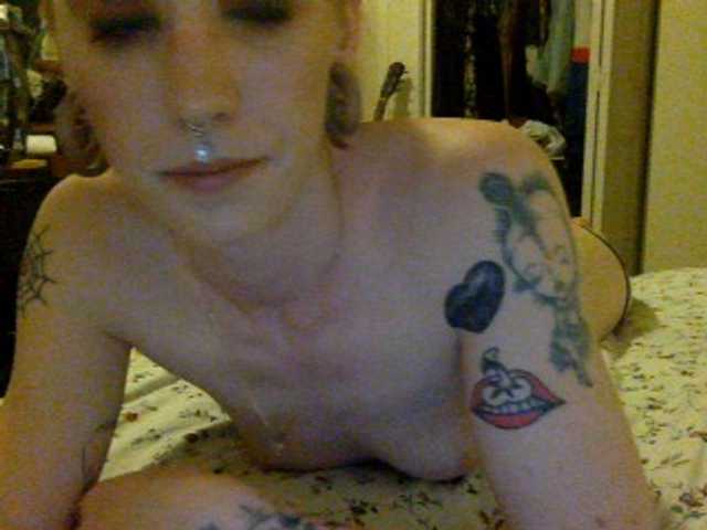 Foto's misscheri your naked punk rock stripper! wanna see my pussy?