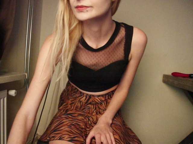 Foto's Modelicious PVT = OPEN! Let's have some fun! #skinny #blonde #slut #smalltits