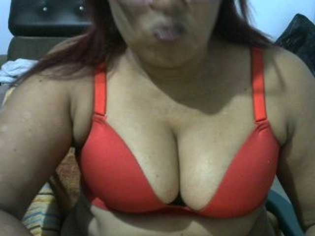 Foto's Morenahotplay 500 tokens to go to the pool