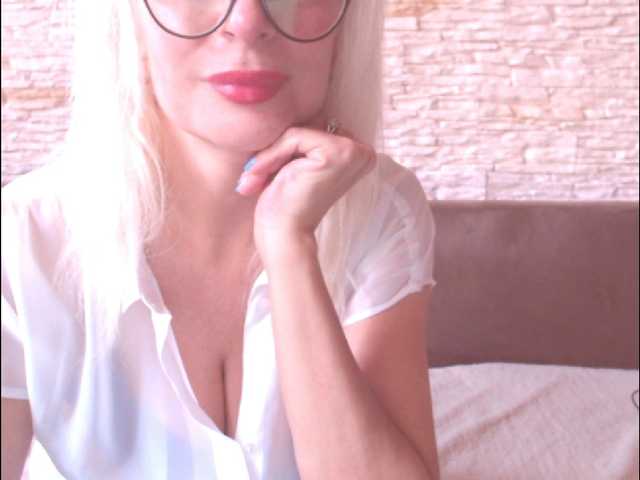 Foto's Dixie_Sutton Do you want to see more ? Let's have together for priv, Squirt show? see my photos and videos I collect for new glasses. Can you help me with this?you do not have the option priv? throw a big tip