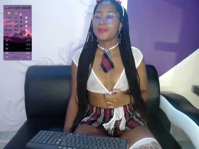 Foto's NaomiDaviss Make cum with your tips! Lovense is actived #latina #ebony #lovense 500 Countdown, 348 won, 152 for the show!