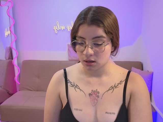 Uitzending screenshots Naomy-tay1