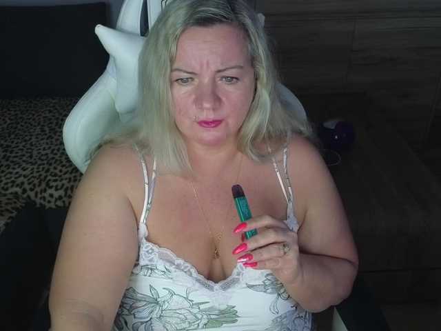 Foto's Natalli888 #mistress#humiliation#findom# bbw#smoking#cuckold#sissy##feet​Prepare ​your ​hard ​earned ​money!!!!!! I do not accept PM requests unless they are tipped for according to the tip menu.