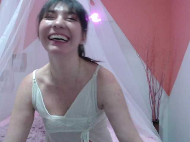 Foto's Natasha-Quinn Welcome to my room! I am new here and I would like you to accompany me and we have fun together, I hope! #New #Latina # Sexy♥