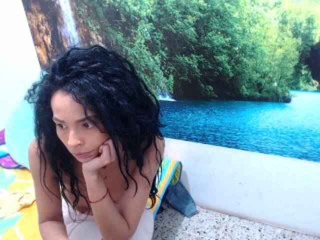 Uitzending screenshots nenahot374