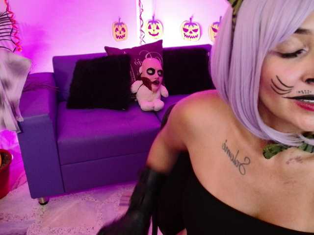 Foto's nicole-saenz tits out 180 @remain #bigtits #bigclit #pvt dont forget to follow me guys