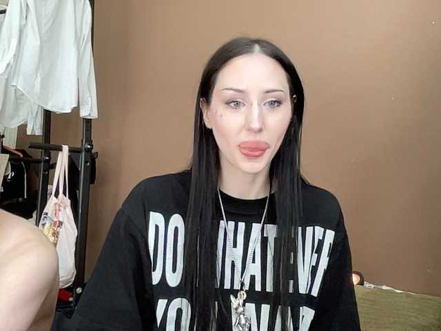 Welcome to our chat room! Feel free to say hi 😊