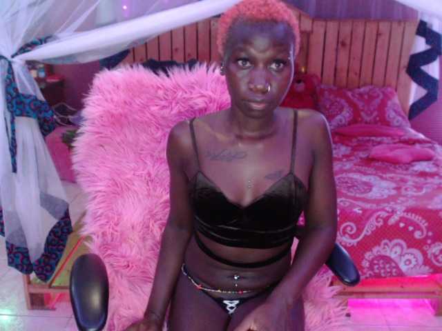 Foto's Okoye19 hey guys welcome to my room, dnt forget to add me as friend and request with a tip