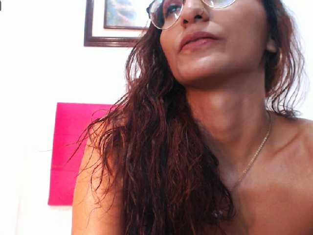 Foto's PennyTaylor Enjoy with me a delicious oil bath all over my body ♥Flash Pussy 40♥Fingering 190 ♥Fuckshow at goal! 550
