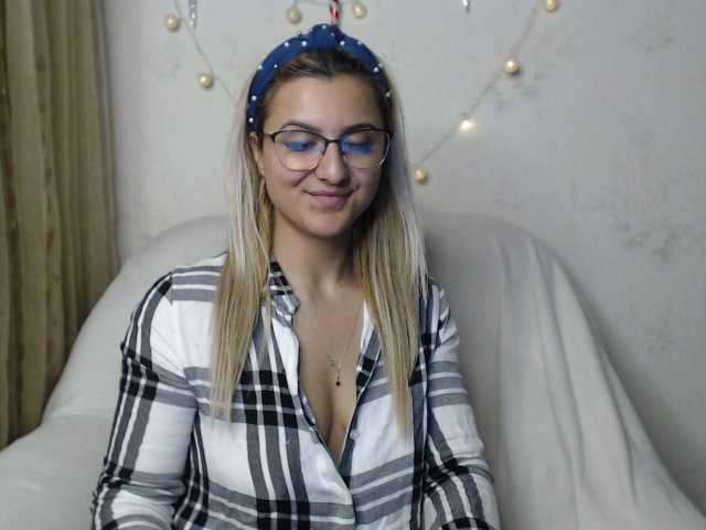 Foto's PlayfulNicole Lets meet better and lets have some fun :) Lush is on :) Offer me pleasure with your *****s ;) follow me