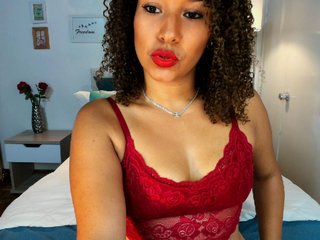 Foto's princessleona Hi :) welcome/ebony/afro/ tail plug anal 150/c2c 20/curlyhair/lovense /naked 60/pussy play 100!!