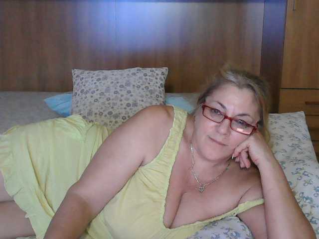 Foto's Mary_sweet MATURE WOMAN(60 years-)#MILF#BIG TITS NATURAL#HAIRY PUSSY#SMOKER#Guys press on the heart from the right angle if you like me#C2C IN PRV,GROUP OR IN CHAT FOR 199TKS(5MIN)#PM20TKS