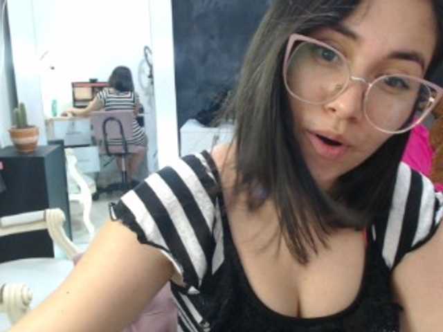 Foto's Queen-pink24 hola bienvenidos a mi habitación soy nueva ven y dame la bienvenida #latina #new #tits #play