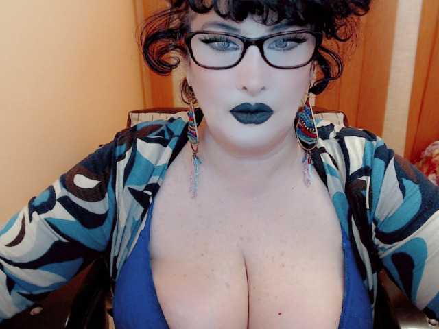 Foto's QueenOfSin GODESS ​OF ​YOUR ​SOUL ​AND ​QUEEN ​OF ​SIN ​IS ​HERE!​SHOW ​ME ​YOUR ​LOVE ​AND ​I ​SHOW ​YOU ​PARADISE!#​mistress#​bbw