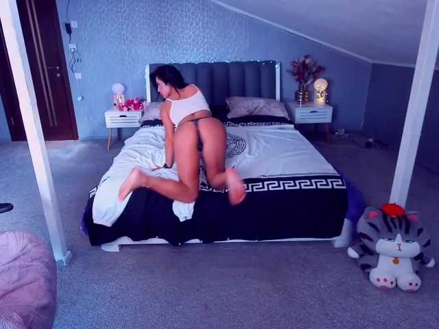 Foto's Addicted_to_u Glad to see you in my room! Lovens is active)! If you like me 33) Stand up 33) pm 34) с2с 100) legs 55) ass 65) tits 155) undress 455) smile 355)whipped cream show 955) all the most interesting private show) dream 5555)