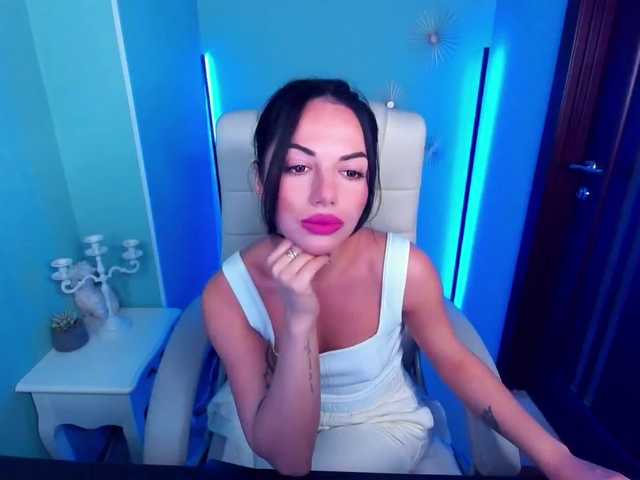 Foto's Addicted_to_u Glad to see everyone! Show only in private! Get up 50 ..s2s 200 ... Order pizza for me -1234 tokens .. Give a bouquet of flowers 1500..Food for my bald cat 707) Blown up in private - 500 tokens) blowjob in private 666 ) toys in private -987 tokens