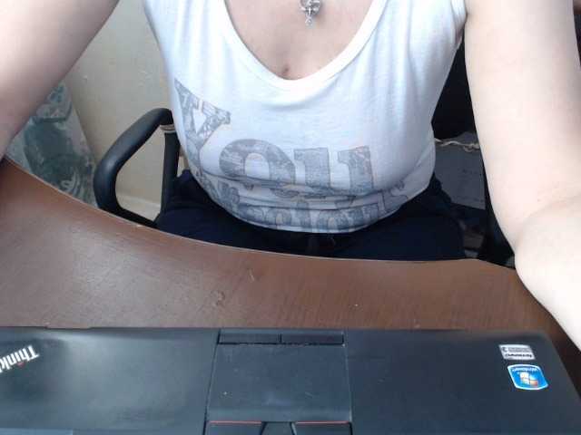 Foto's Ria777 I love hearing the tinkle of tips!Like me - 20tips or more) like my smale -20tips or more)like my eyes-20tips or more)stand up-30tips or more)open u cam-30tips)