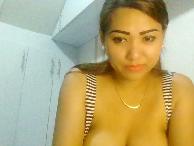 Foto's Rosselyn tits 20, pussy 100, and full naked #499