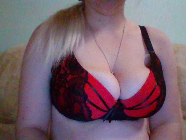Foto's Samiliya23 «Tip me 50 if you think that l am cute. l'll rate your cock for 30 .»