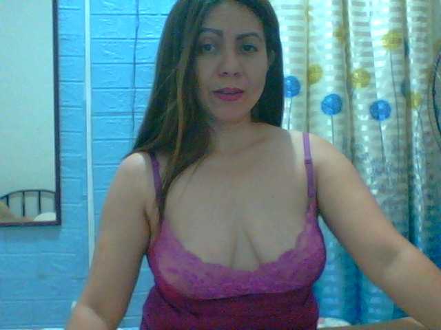 Foto's Scarletteb welcome to my room..Show Boobs 20tk,Play my tits 24tk,Show feet 15tk, pussy view 44tk,show Ass 28tk,Get naked 100tk Kiss 10tk..open cam 30tk.change pantyoutfit 50tksMy lovense is ON,just vibe me