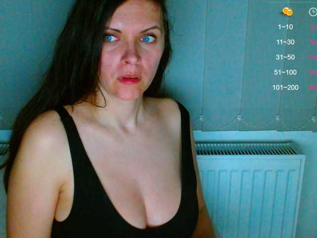 Foto's SexQueen1 Buzz my pussy, make it wet! PVT #brunette #mistress #goddess #findom #femdom #bigboobs