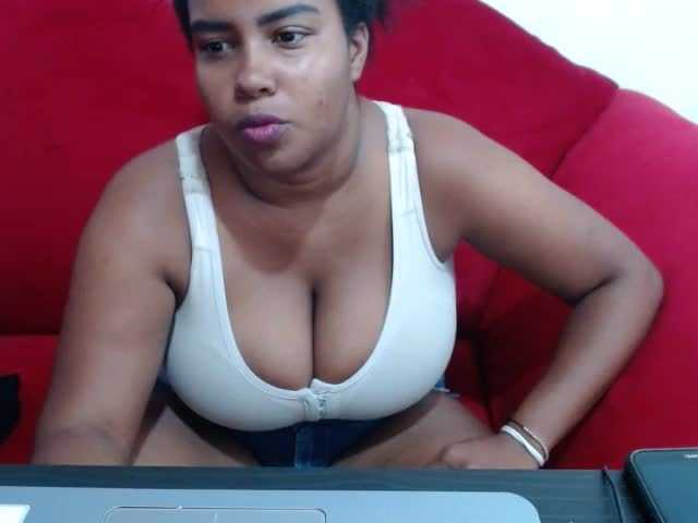 Uitzending screenshots Sexy-Brunette