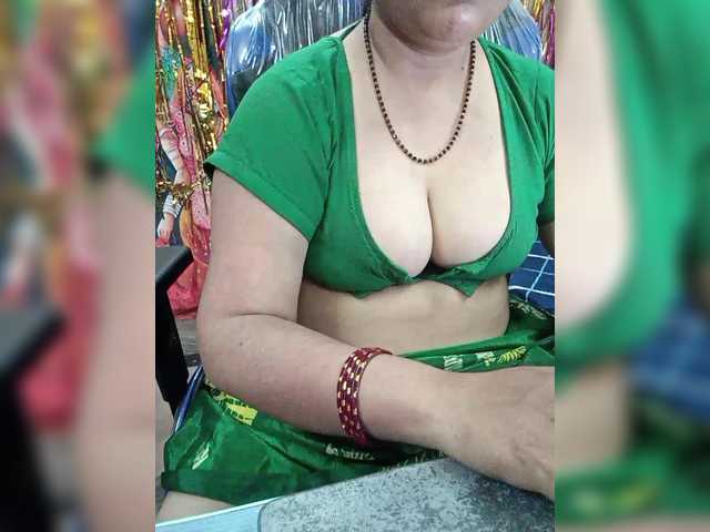 Foto's sexycharu MERRY CHRISTMAS Indian# #cute #india #bignipples #asian#bigass#bigboobs#curvy#housewife#hairypussy#wet#panties#hairyarmpit#tease