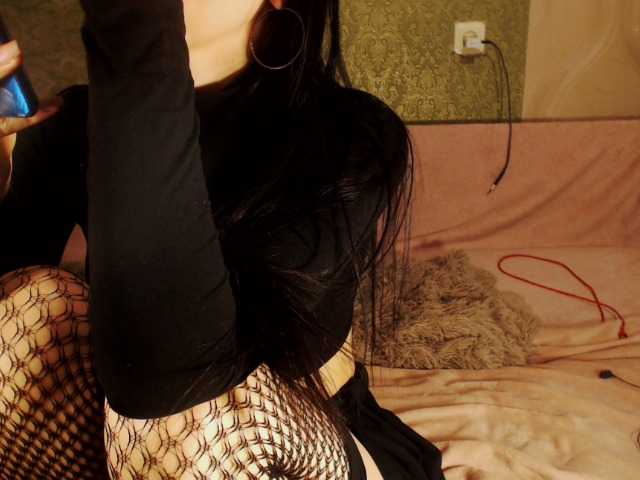 Foto's Sexymalay18 Hi I am Alina) Lovens from 2 x tokenes) Subscribe) On the golden rain we collect! i want pvt my love !