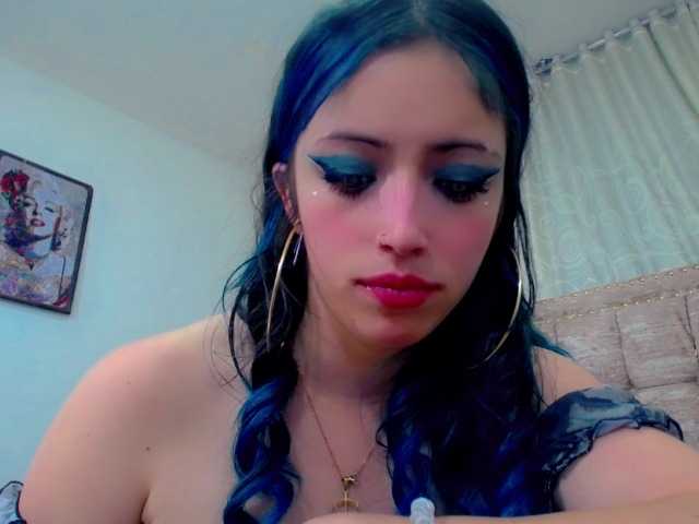 Foto's SharomGrey Welcome to my room #latina #anal #dirty #squirt #smoke
