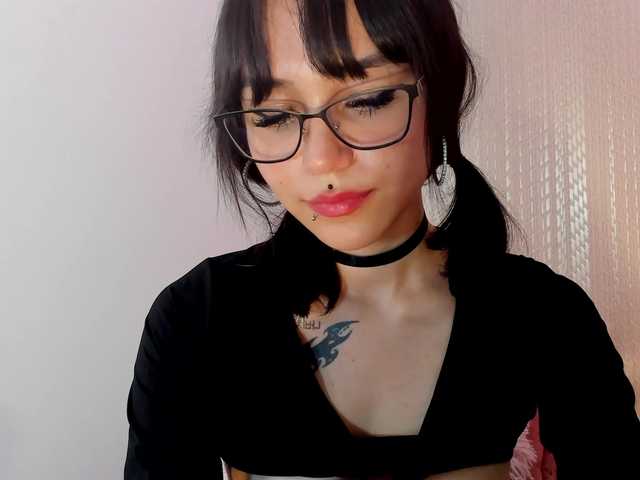Foto's MinnaHeart WANNA GET CRAZY HORNY WITH ME ♥ COME AND BE PART OF MY SHOW ♥ LUSH ON ♥ C2C 33TKS ♥ CHECK MY PROFILE GOT NAUGHTY CONTENT FOR YOU ♥ @remain DEEPTHROAT