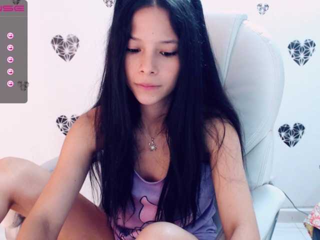 Foto's softdoll hi guy, welconme my room, let's have fun #latina #teen #daddy #tease