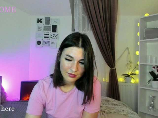 Foto's SophiaLeone18 first day here I am Lara #18 #new #brunette #bisexual #dildo join me and let's f.ck