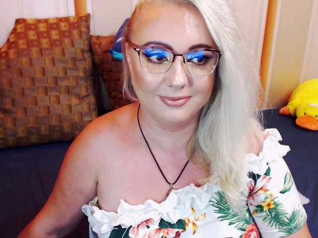 Foto's SquirtinLeona Hello.I love to make my LUSH BUZZ. Mmmm, as much as you tip me, as much as you get me horny. I adore to squirt and smoke and cum again&again
