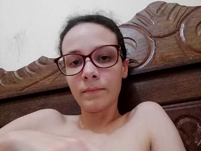 Foto's Nikita-mi Give me tokens while I shower. 20 tokens and I masturbate and show the pussy up close!