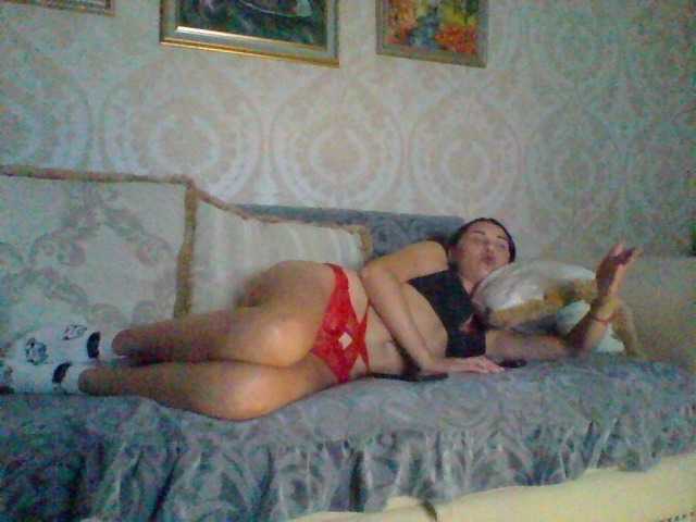 Foto's Suflemilkypie hi boys i veery like u thanks for follow me =**** TODAY I SIT here UNTIL 18: 00. I recommend playing chatbots,I love them very much. Spank me on the ass 70 tokens, air kiss 70 tokens, put me crustacean 70 tokens, I will answer in BOS 70 tokens