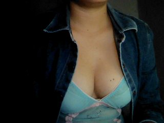 Foto's sweetsexylipz hello everyonE!!ITZ Me KiM im BACK!!!show Tits 50 token,NakED 80 ***w/ my pussY 150 token!!!kisesss..lEts plaY