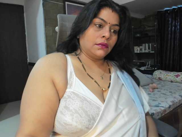 Foto's tarivishu23 #bigboobs #bigass #indian #couple #bbw