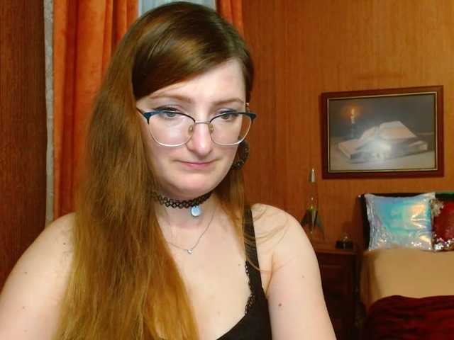 Foto's tastyAriel Sweet and yet dang naughty ;) #innocentface #sweet #petite #glasses #fetish #natural #domina #teaser #cfmn #joi #cei #cbt #sph