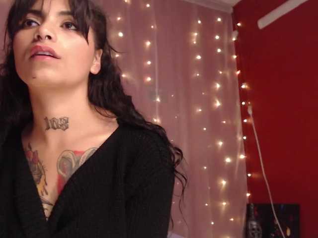 Foto's terezza1 hey welcome to my room!!#latina#teen#tattos#pretty#sexy naked!!! finguer in pussy cum