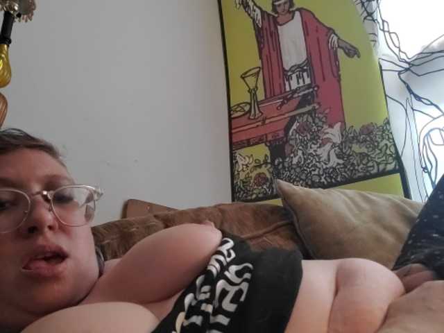 Foto's TheSiren Nerdy Goth Punk Milf your tips make me cum & i can SQUIRT