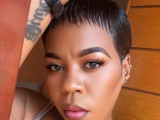 Erotische videochat THICKBUNNYCHICKxx