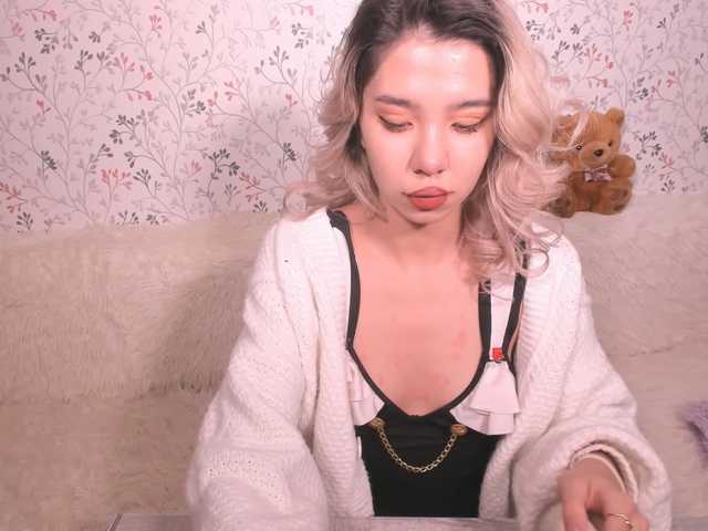 Foto's tinitot Hey hi there! Im Lina and im new here! Lets have fun with me and be my first ;) Use my random level just a 25 tokens =)