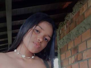 Erotische videochat Tiny-Annie