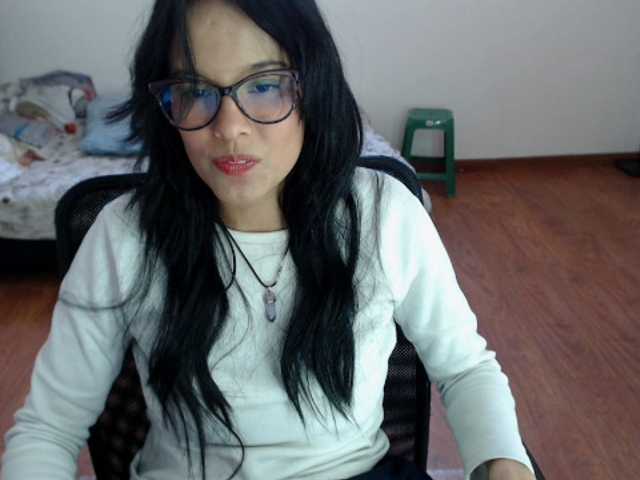 Foto's valak133 ❤️25 nakedtokenspls play with me pls Help me to have a big orgasm.❤️ #squirt #colombia #latina #glasses#c2c