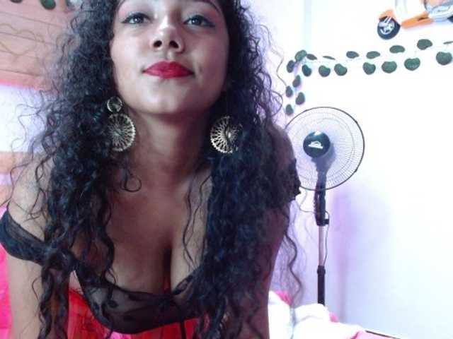 Foto's Valentinax6 Hi guys welcome to my room im new model in here complette my first goal and enjoy the show #latina #curvy #sexy #brunette #dildo #naked #fuck